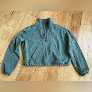 Lululemon brushed softstreme half zip in Forest size 6
